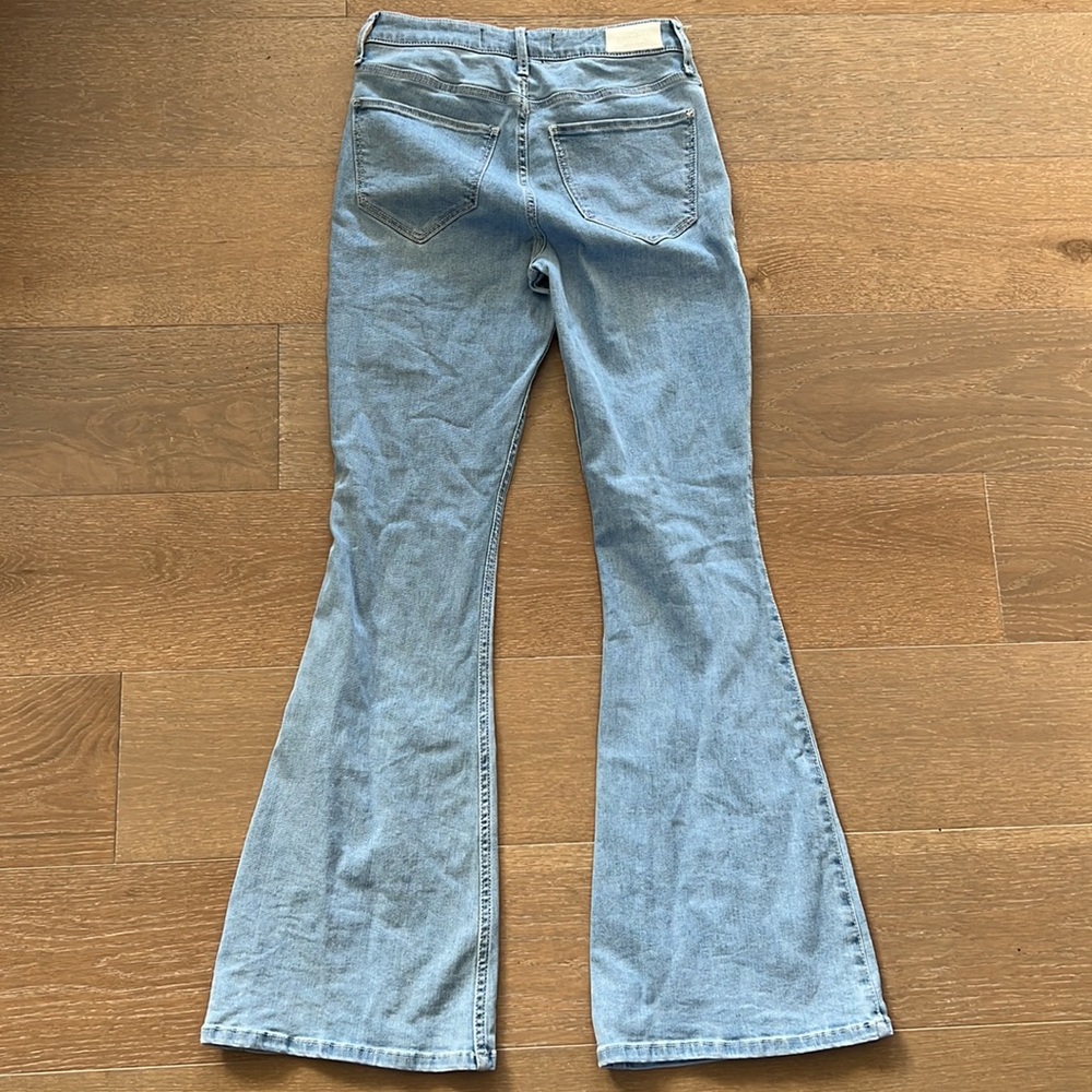 Hollister High Rise Flare Split Hem | 28 - Picture 3 of 7